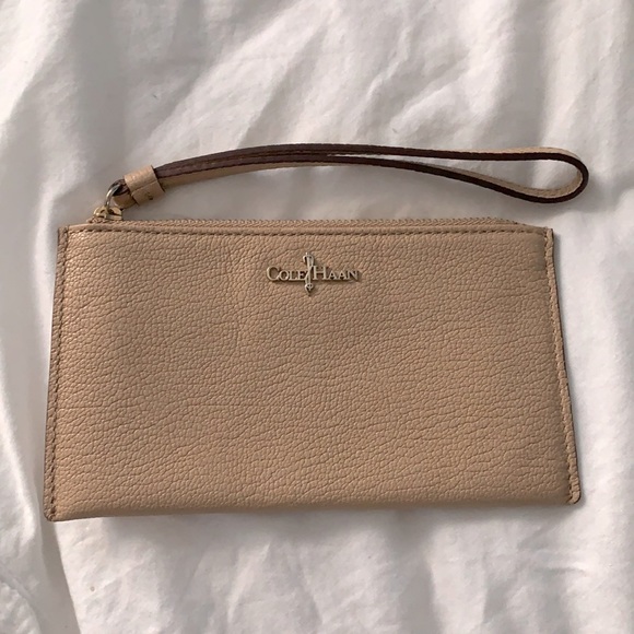 Cole Haan Handbags - Cole Haan Envelope Wristlet